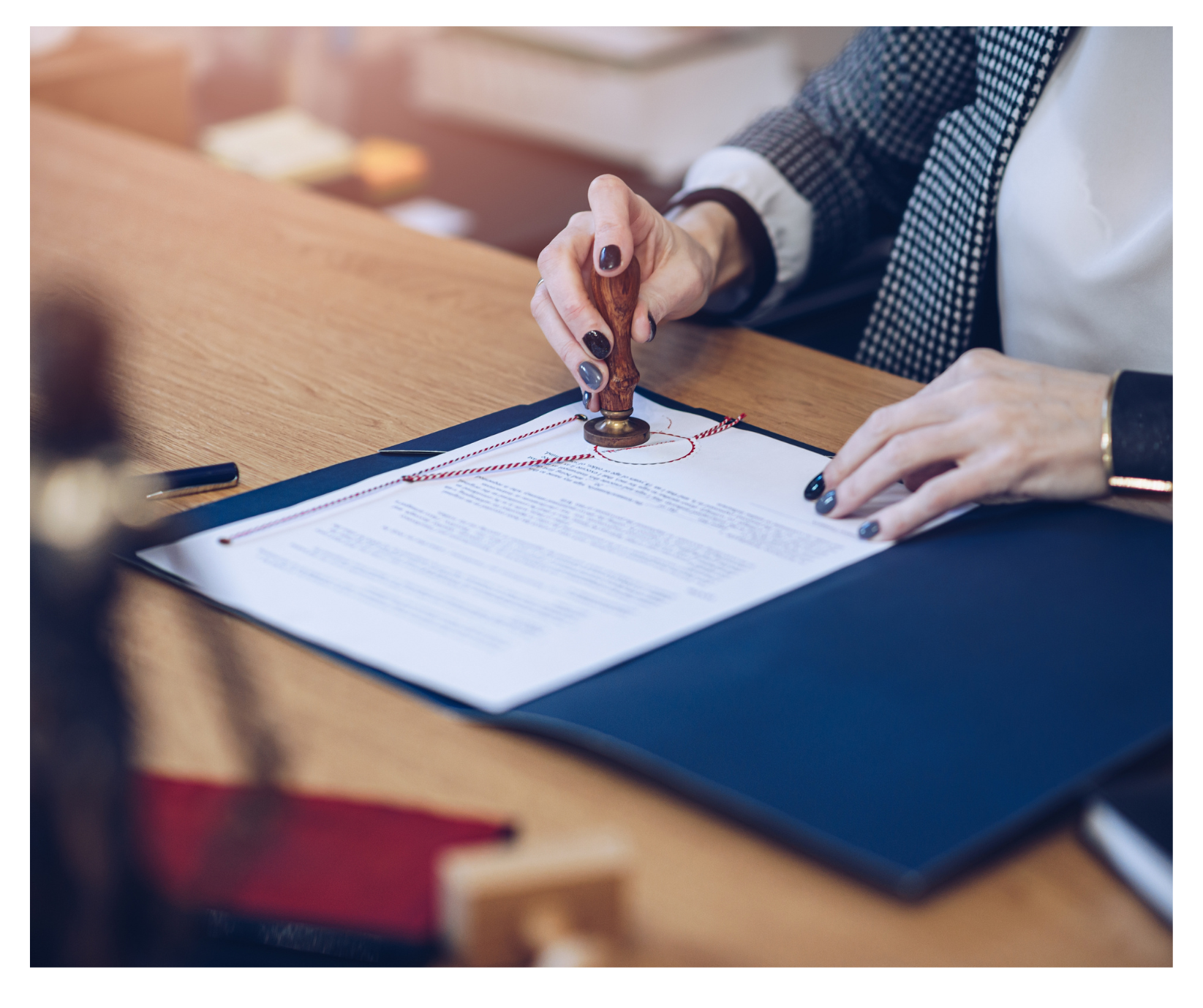 การยื่นขอหนังสือรับรองความประพฤติ  และ หนังสือรับรองประวัติอาชญากรรม